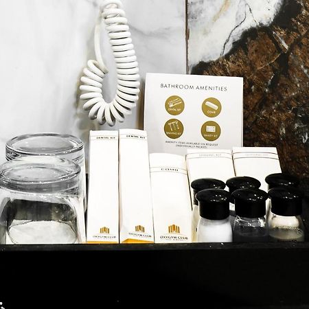 Oxygym Club Hotel & Suites Файсалабад Екстериор снимка