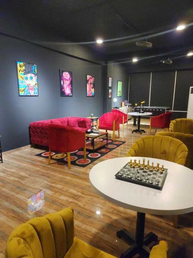 Oxygym Club Hotel & Suites Файсалабад Екстериор снимка