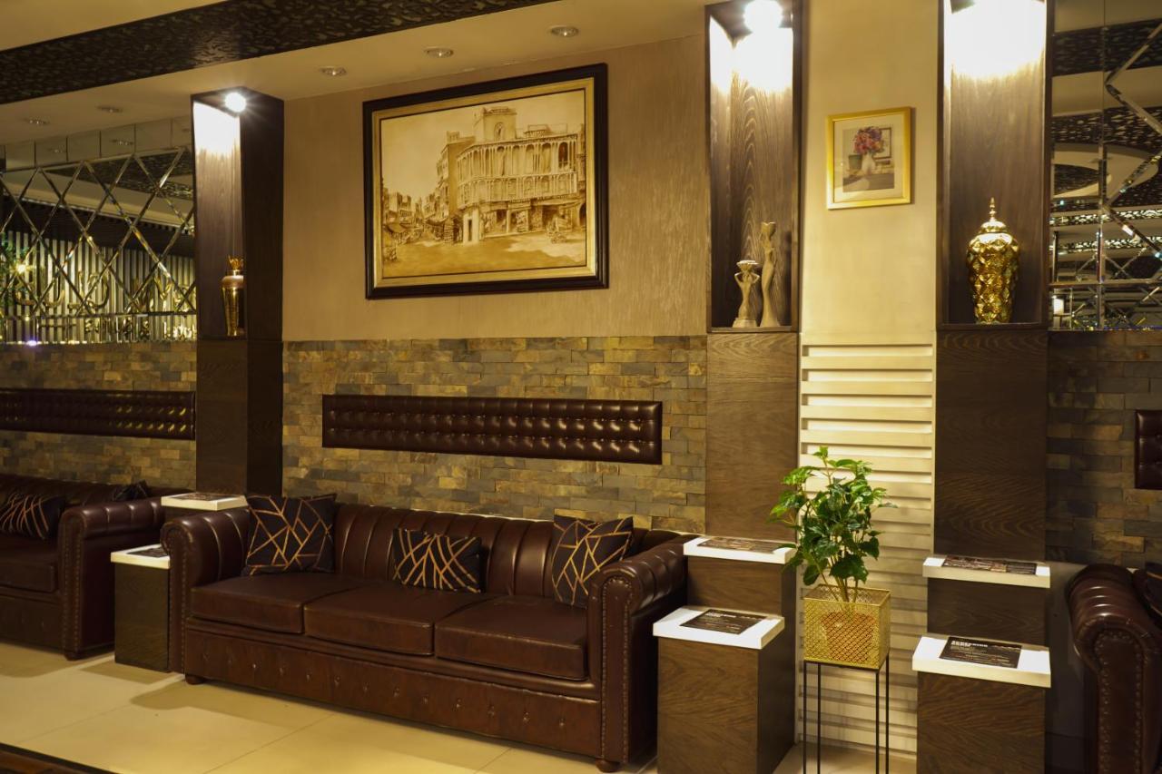 Oxygym Club Hotel & Suites Файсалабад Екстериор снимка